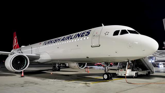 TC-LTM:Airbus A321:Turkish Airlines